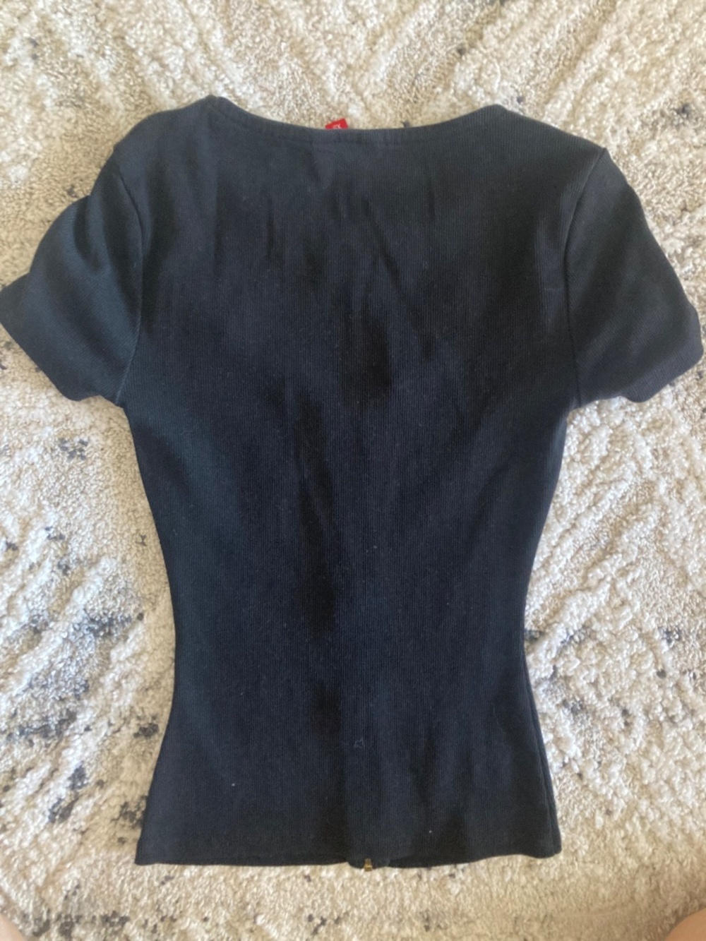 Guess black cutout front zipper short sleeve sexy top xs - Picture 3 of 3